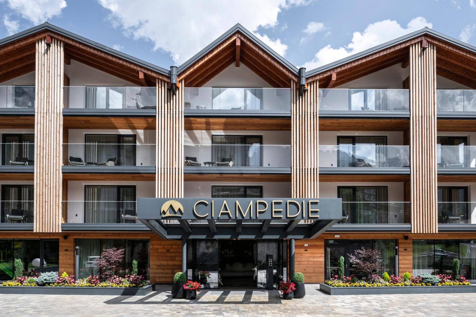 Ciampedie Luxury Alpine Spa Hotel Vigo di Fassa Kültér fotó